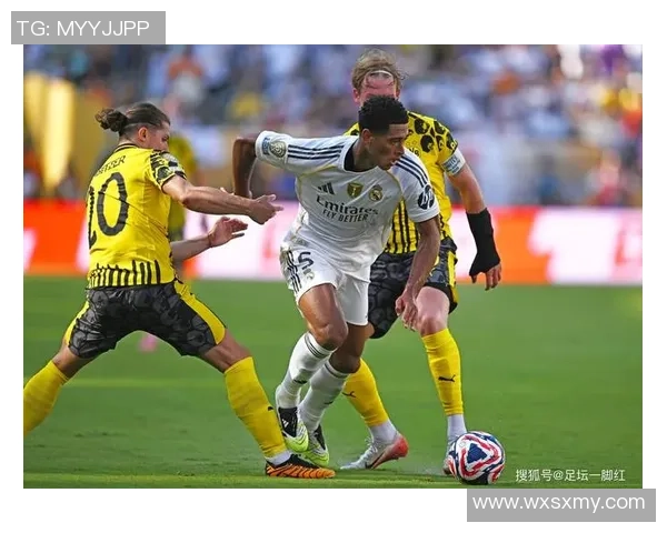 欧联杯精彩对决皇马与曼联战成平局乌龙球成比赛转折点解析