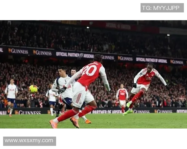 英超激战：利物浦惊险逆转热刺上演帽子戏法历史冷门瞬间